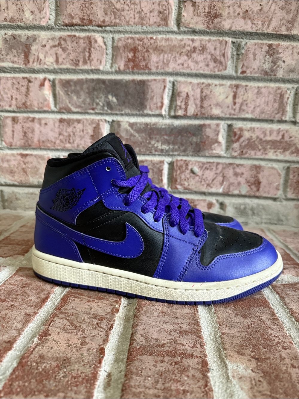 Womens Jordan 1 mid “dark concord” Sneakers size 8